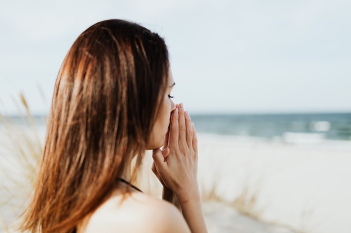 dengan berdoa kita sudah melakukan meditasi untuk membersihkan diri dari hal-hal negatif/Foto: pexels.com/karolina-grabowska
