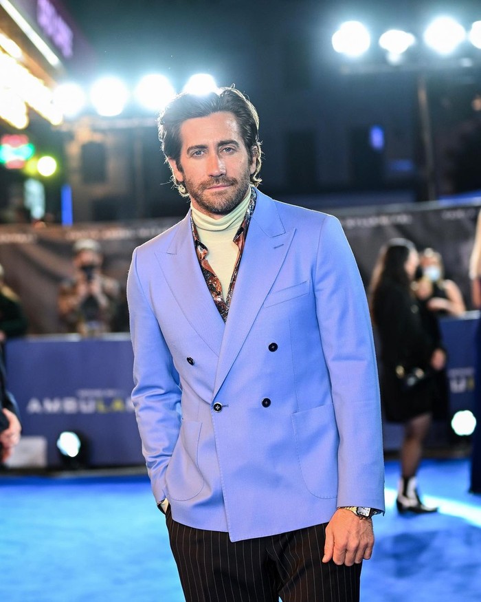 Di tahun yang sama, Taylor berpacaran dengan aktor Jake Gyllenhaal. Serupa dengan John Mayer, hubungannya bersama Jake juga berakhir dengan perselisihan. Lagu