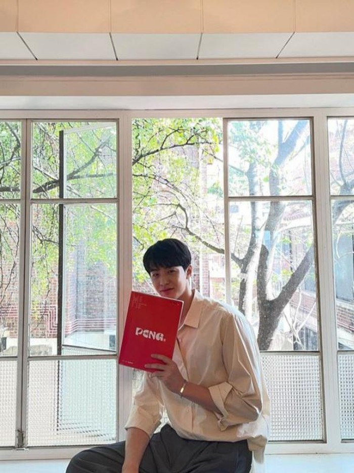 Masih di tahun yang sama, ia muncul dalam drama “Peng” dan berperan sebagai Yeon Ha Rim. Drama tersebut merupakan project pertamanya sebagai pemeran utama/Foto: instagram.com/pat8mat