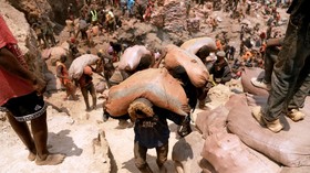 FOTO: Melihat Ironi di Tambang Kobalt Kongo