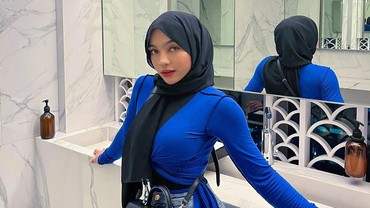 Beredar Foto Mirip Oklin Fia Berpakaian Vulgar di Kamar Hotel