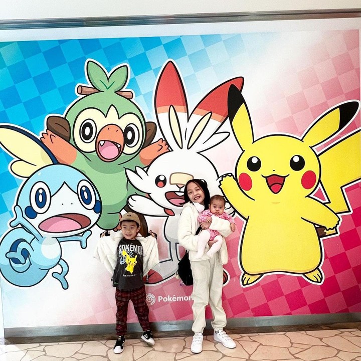 <p>"Gemesss sekali adek Bulan. Happy holiday Umi dan keluarga," kata seorang netizen. "Aaaa Bulan gemas sudah nyampe Tokyo aja nih," kata yang lainnya. (Foto: Instagram: @dianayulestari)</p>