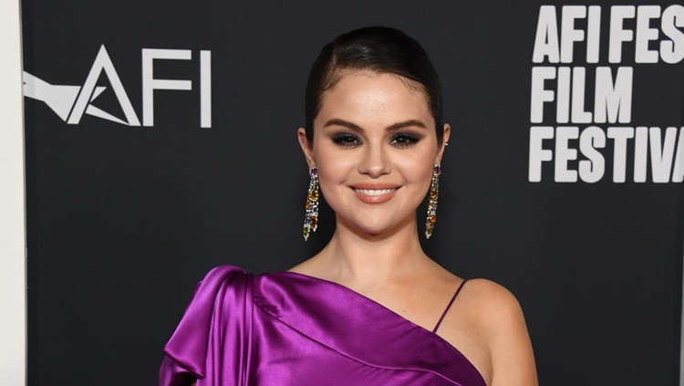 Selena Gomez HOLLYWOOD, CALIFORNIA - NOVEMBER 02: Selena Gomez attends 2022 AFI Fest -
