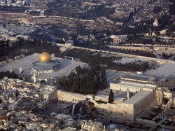 Ratusan Ekstremis Serbu Al Aqsa, Coba Bawa Hewan Kurban