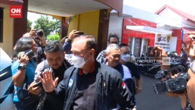 VIDEO: Iwan Bule Jalani Pemeriksaan Polda Jatim Soal Kanjuruhan