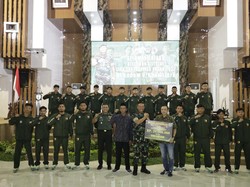 Tembus 8 Besar Liga Santri, Tim Ponpes Anharul Ulum Dipuji Wabup Blitar