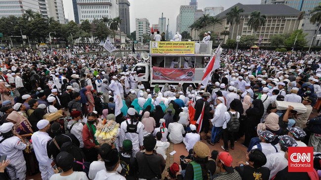 Koordinator tindakan mengatakan reuni 411 bakal berunjuk rasa di depan istana dengan tuntutan adili Jokowi dan tangkap Fufufafa.