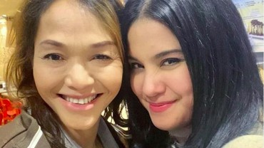 img-title Bertemu Langsung, Bunda Corla Sebut Wajah Annisa Pohan Mirip Doraemon