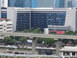 Ada Demo Buruh di Kemnaker, Lalu Lintas Arah Pancoran Tersendat