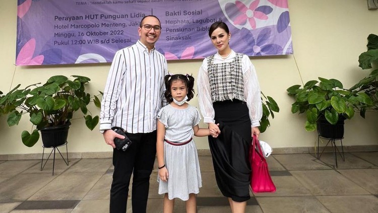 Isabel Anak Astrid Tiar Ingin Menjadi Pemain Bola
