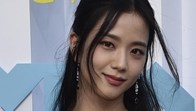 Viral Foto Benjolan di Leher Jisoo BLACKPINK, Agensi Buka Suara