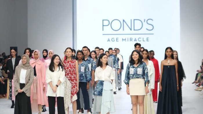 Pond's Age Miracle Gandeng 3 Desainer di Jakarta Fashion Week 2023 Pond's Age Miracle Gandeng 3 Desainer di Jakarta Fashion Week 2023