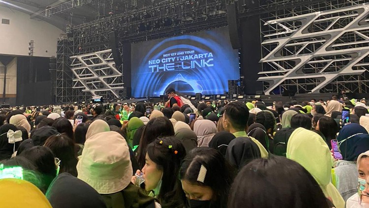 Konser NCT127 dihentikan imbas banyak penonton pingsan Konser NCT127 dihentikan imbas banyak penonton pingsan