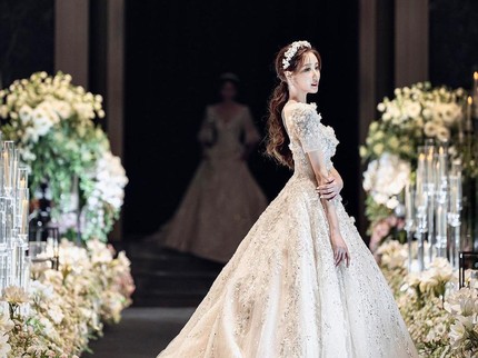 7 Potret Miss Korea 2022 Lee Seung Hyun, Terlalu Cantik sampai Dicibir Netizen