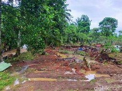 Puluhan Jenazah di TPU Glenmore Banyuwangi Hanyut Diterjang Banjir Bandang