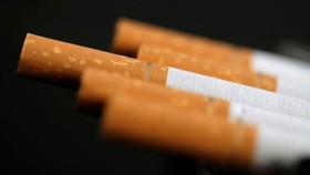 Warung Kecil Takut Omzet Turun Jika Jokowi Larang Jual Rokok Batangan
