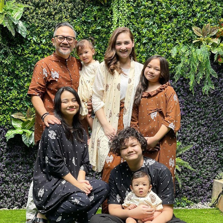 <p>Meski sudah berhasil menurunkan berat badan, Mona Ratuliu masih ingin menurunkannya 3 Kilogram lagi, lho, Bunda. (Foto: Instagram@monaratuliu)</p>