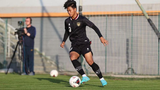 Salah satu pemain Timnas Indonesia U-20 Hokky Caraka menyuarakan pandangan soal polemik Piala Dunia U-20 2023.