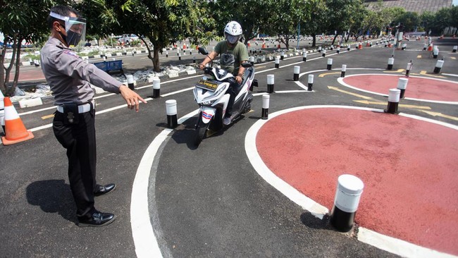 Kepolisian Resor Bantul, DIY, mengusulkan peniadaan materi zig-zag dan angka delapan sebagai konsep baru praktik ujian SIM C.