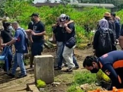Tangis Histeris Ortu Warnai Ekshumasi 2 Korban Tragedi Kanjuruhan