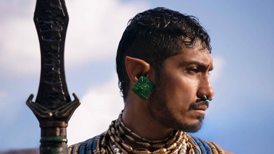 img-title Tenoch Huerta Ngakak Lihat Komen Netizen Soal 'Tonjolan' Namor