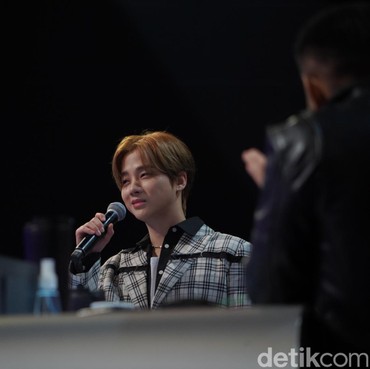 Jinhwan iKON Debut Solo Sebelum Wamil