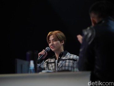 Jinhwan iKON Debut Solo Sebelum Wamil