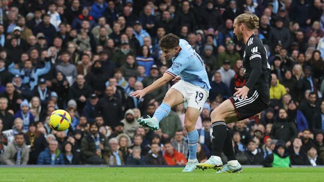 Man City Gusur Arsenal dari Puncak