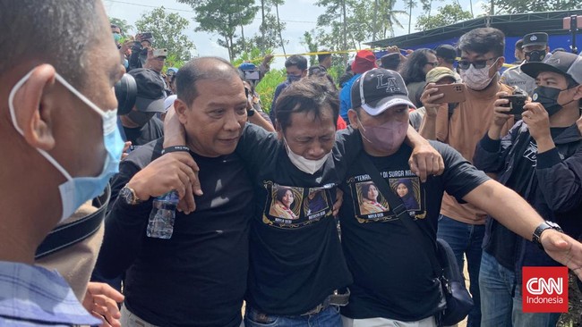 Pendampung hukum TGA mengatakan rombongan keluarga korban Kanjuruhan sempat dihalangi saat hendak melapor ke Mabes Polri, Jakarta. 