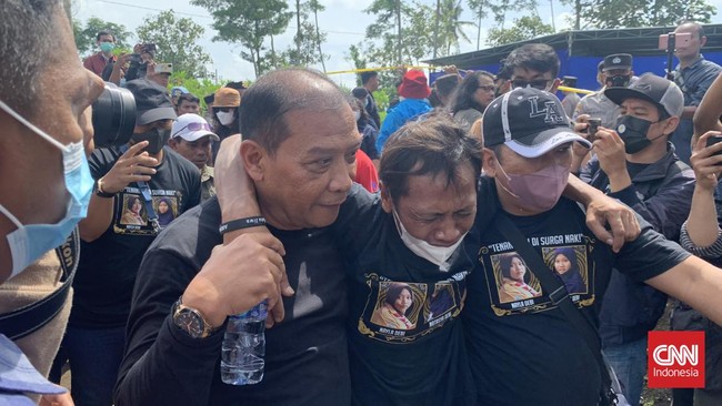 LPSK bersama keluarga korban Tragedi Kanjuruhan mendatangi Mahfud MD di Kantor Kemenko Polhukam, Jumat (6/1).