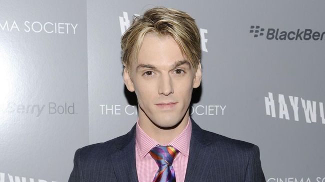 Penerbit buku memoar Aaron Carter memutuskan untuk menunda tanggal terbit demi menghormati keluarga yang ditinggalkan.