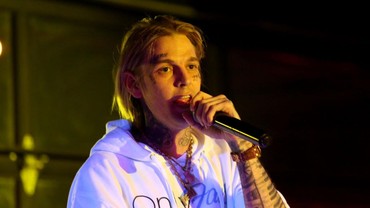 Sosok Aaron Carter Penyanyi yang Ditemukan Meninggal di Bak Mandi