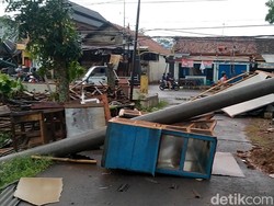 Puting Beliung di Pekalongan Rusak 7 Gedung dan 21 Rumah, Ini Datanya
