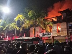Bangunan Toko di Jalan Gajah Mada Tabanan Terbakar!