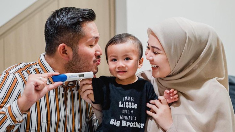 Kesha Ratuliu Hamil Anak Kedua
