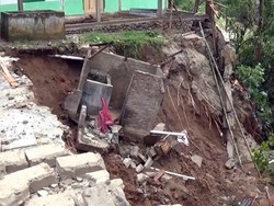 Penampakan Longsor Terjang Mamasa: 4 Rumah Rusak, 8 Orang Luka