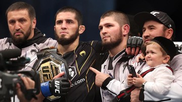 Berita Olahraga Terkini CNN Sport : Islam Makhachev Lepas Gelar, Warisan Khabib di UFC Habis
