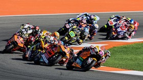 Hasil Moto2 Spanyol 2023: Lowes Juara Usai Tampil Fantastis