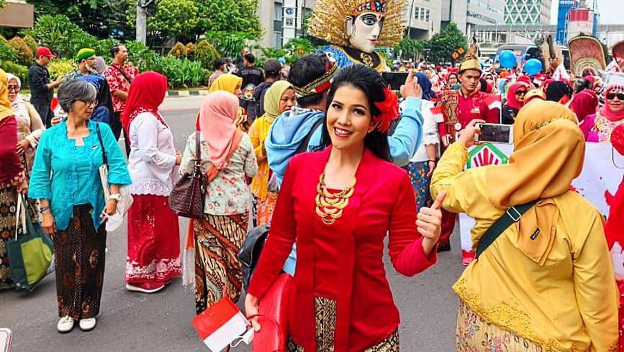 Parade Kebaya