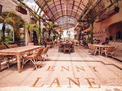 Penny Lane Bali, Restoran Instagramable di Canggu