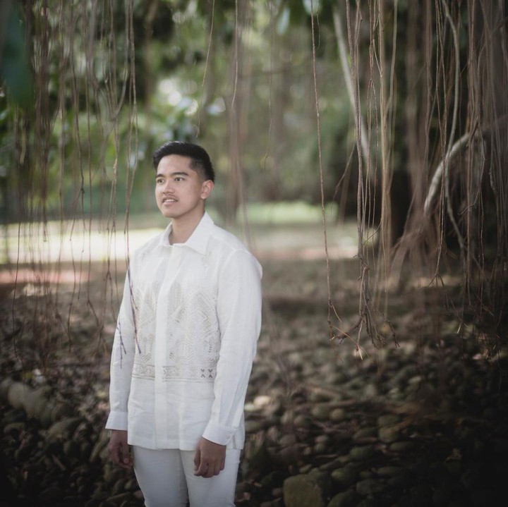 <p>Para netizen ternyata sangat menyukai konsep foto prewedding mereka, Bunda. Berbagai macam doa dan harapan pun mengalir untuk keduanya. (Foto: Instagram: @kaesangp)</p>