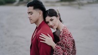 <p>Menurut Erina, salah satu pose yang paling disenangi oleh Kaesang adalah saat memejamkan mata.  (Foto: Instagram: @erinagudono)</p>