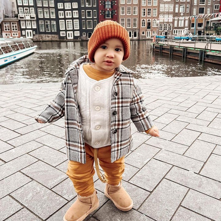 <p>"Masya Allah mesh," kata seorang netizen. "Gemas Masya Allah Ukkasya si bayik yang sudah tidak bayik lagi," tutur netizen lainnya. (Foto: instagram: @zaskiasungkar15)</p>
