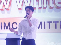 Sehun EXO Tampil 10 Menit, Mal Central Park Sumpek dan Padat!