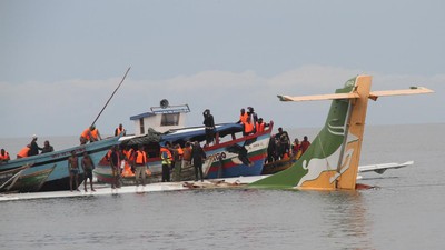 img-title Kecelakaan Pesawat Jatuh ke Danau di Tanzania, 19 Tewas