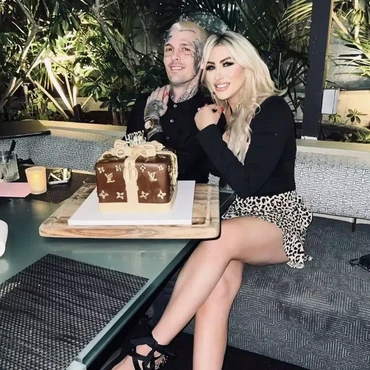 9 Foto Kenangan Aaron Carter & Eks Tunangan Sebelum Ditemukan Meninggal