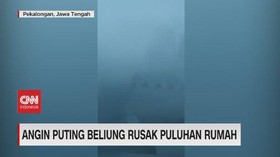 VIDEO: Angin Puting Beliung Rusak Puluhan Rumah