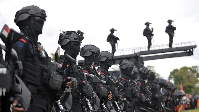 Polda Papua menambah satu kompi brimob untuk diperbantukan guna memperkuat keamanan di Dekai, ibukota Kabupaten Yahukimo pascapenembakan pesawat sipil.