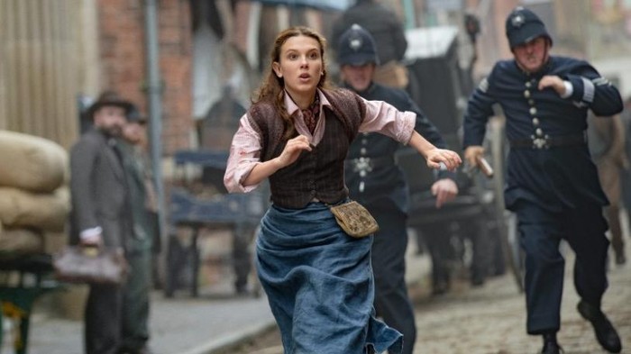 Enola Holmes 2, Aksi Seru Millie Bobby Brown dan Henry Cavill dalam Mengungkap Misteri!
