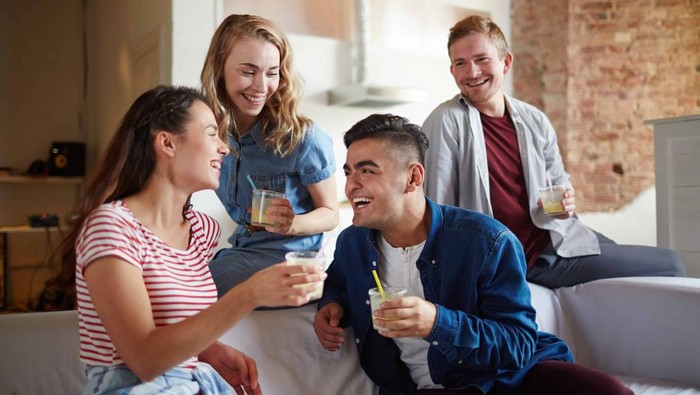 Pribadi Menyenangkan, 3 Zodiak Ini Mudah Bersosialisasi dengan Siapa Saja dan Disukai Tiap Circle!